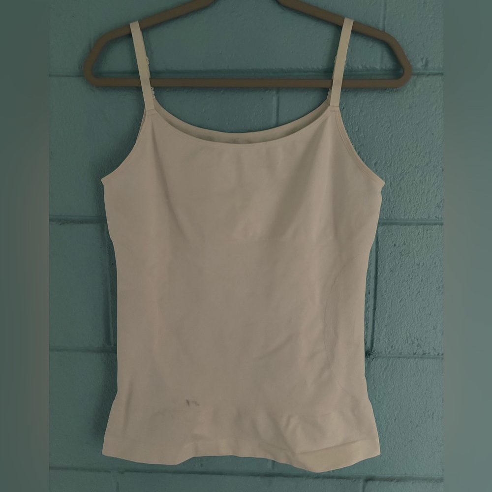 UNDER OUTFIT EVERY DAY SHAPING CAMI